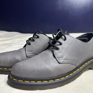 Dr. Martens - Doc Martens Charcoal Leather Men's Oxfords Size 8, Women’s size 7